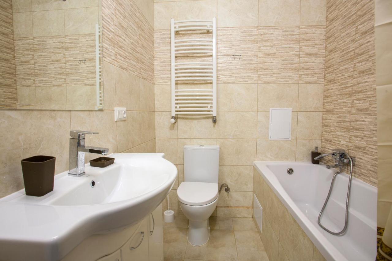 Apartment In Center Premium Ιβανό-Φρανκίβσκ Εξωτερικό φωτογραφία